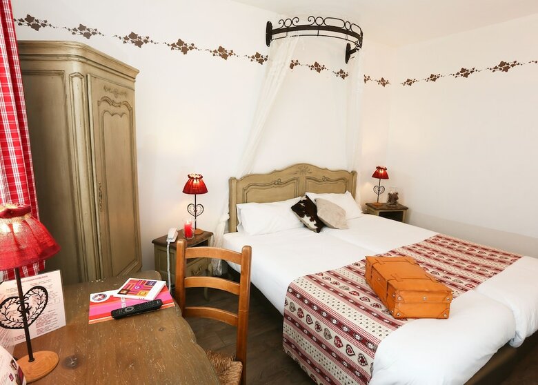 Brit Hotel Confort La Ferme Du Pape