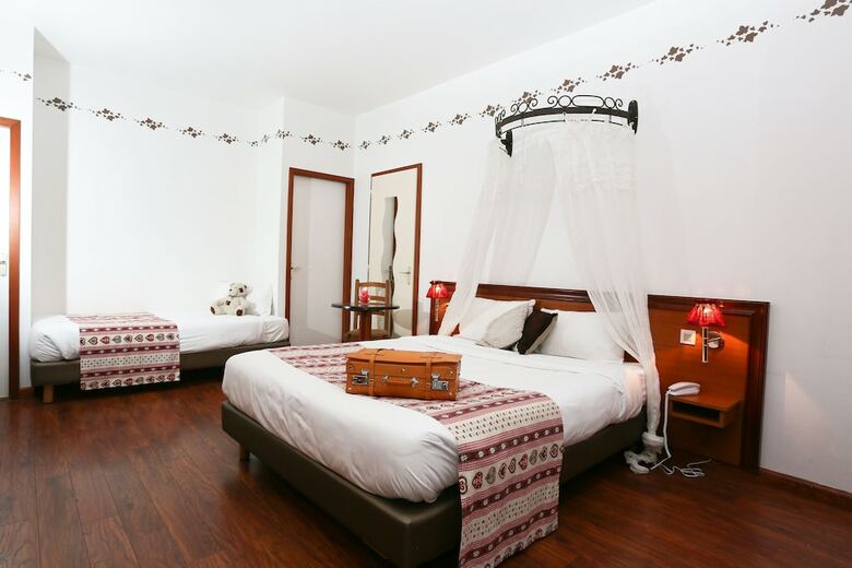 Brit Hotel Confort La Ferme Du Pape