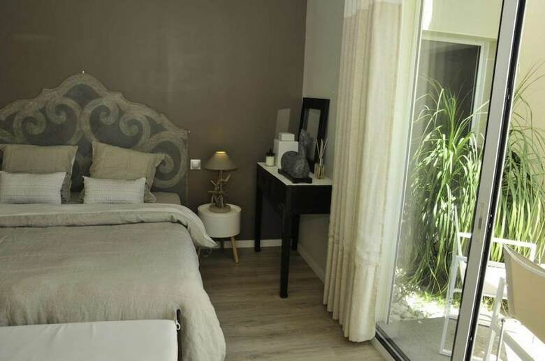Hotel Escapades Lointaines Chambres D'h�tes B&B