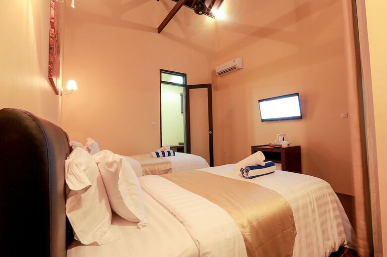 Bed & Breakfast Nipah Pool Villas & Restaurant