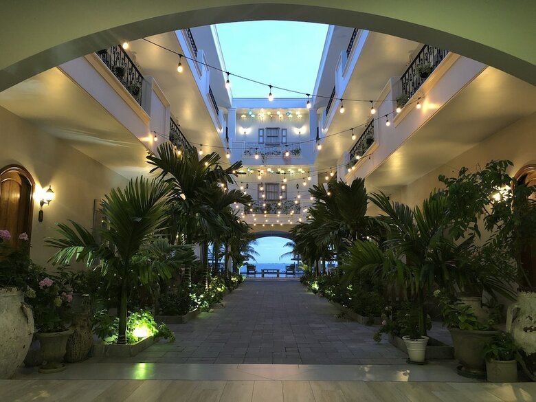 Hotel Serenity By The Sea