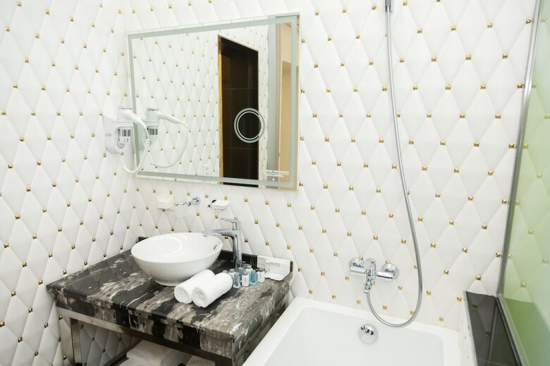 Bliss Hotel & Spa