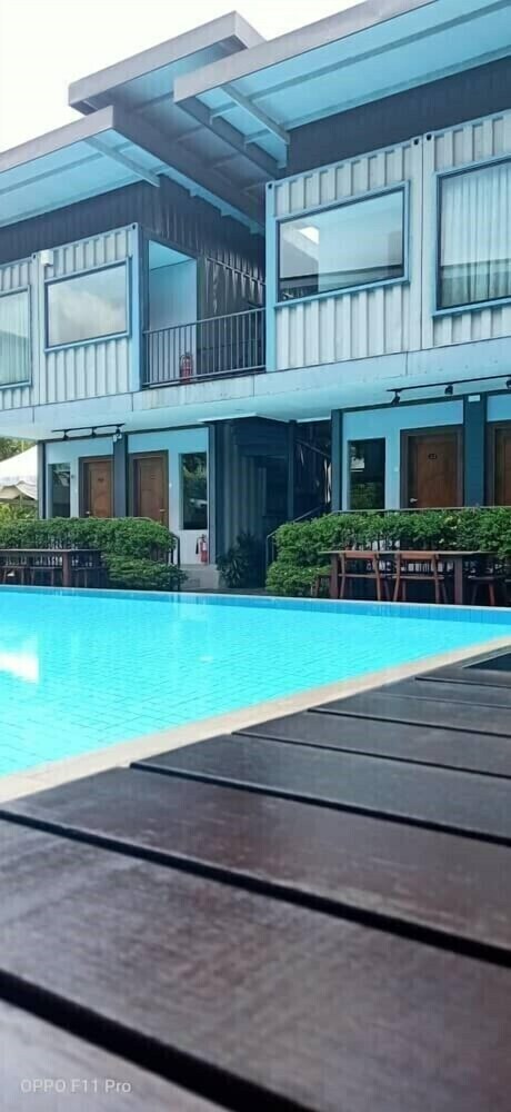 Kluang Container Swimming Pool Hotel