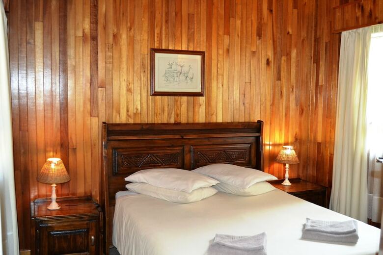 Log Cabin & Settlers Village