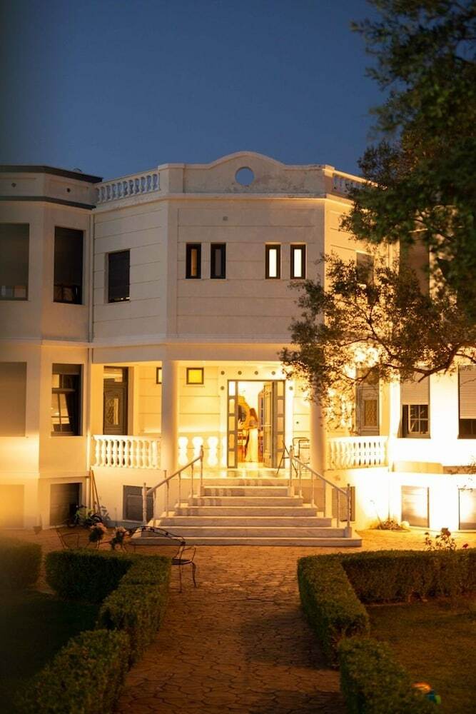 Mikamas Villa