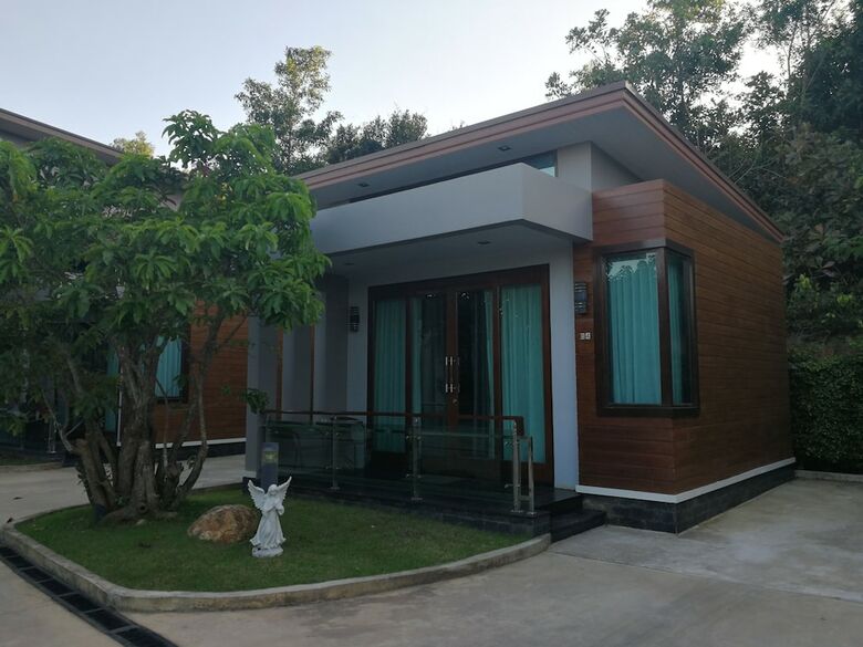 Nutchana Hill Boutique Hotel