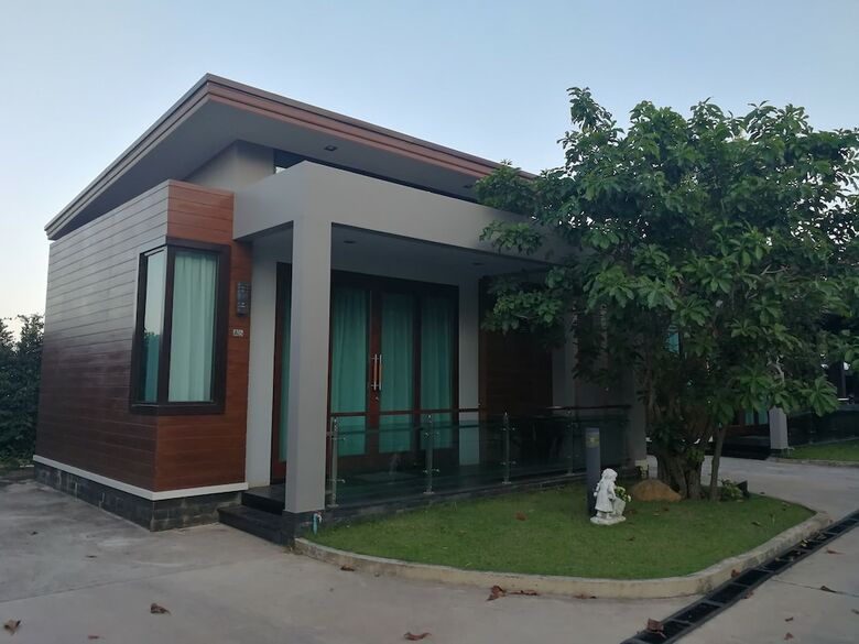 Nutchana Hill Boutique Hotel