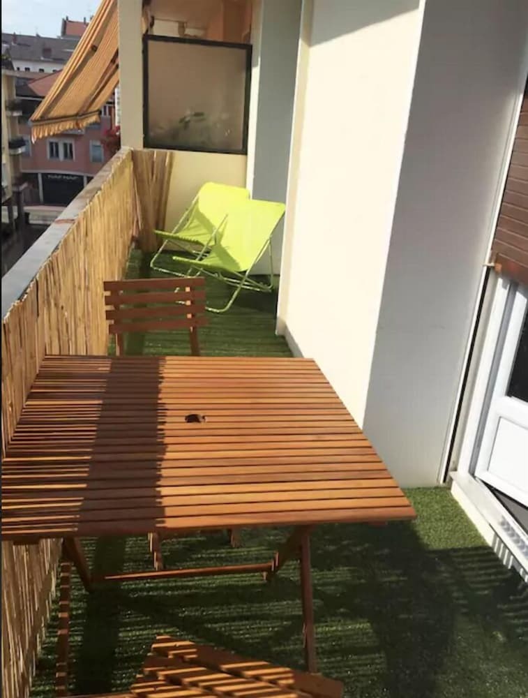 Apartamentos Hyper Center, Terrace On The Canal