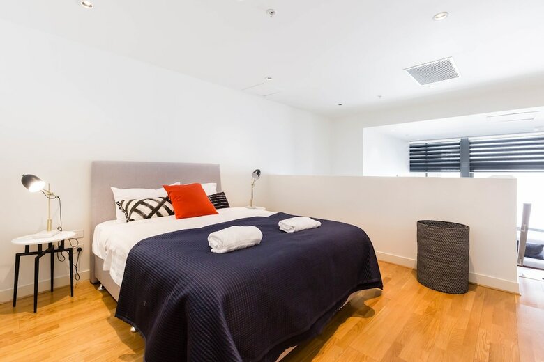 Evan, 1bdr Southbank Apartment