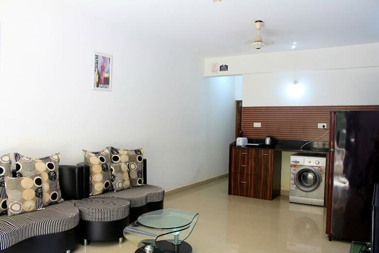 Spacious Fully AC Apartment - Cm040