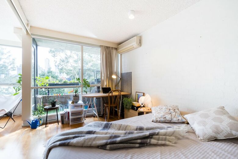 Isaac, 1bdr South Melbourne Apartment