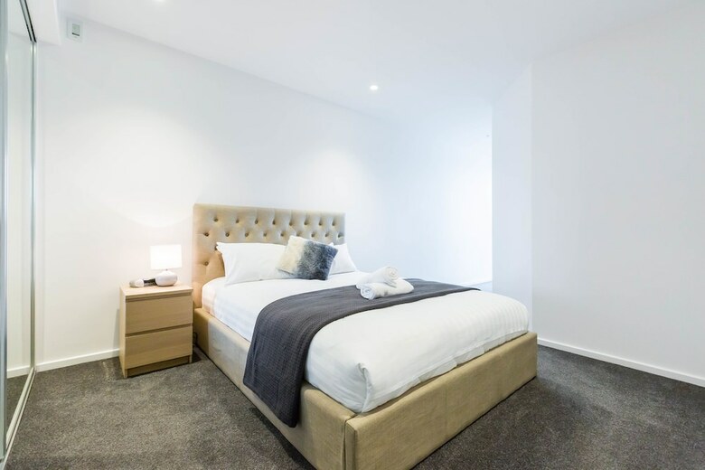Sonya, 2bdr Southbank Apartment