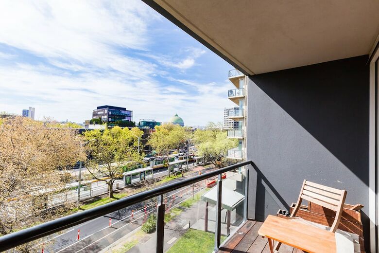 Yuki, 1bdr Melbourne Apartment