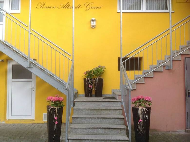 Hostal Pension Altstadt Garni