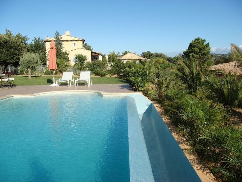 Hotel La Tarentane