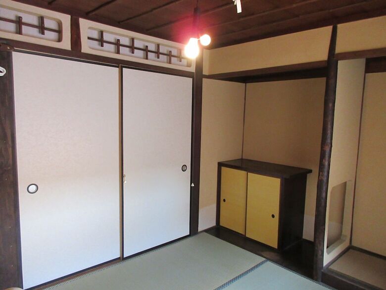 Hostal Tsushima Guest House - Hostel