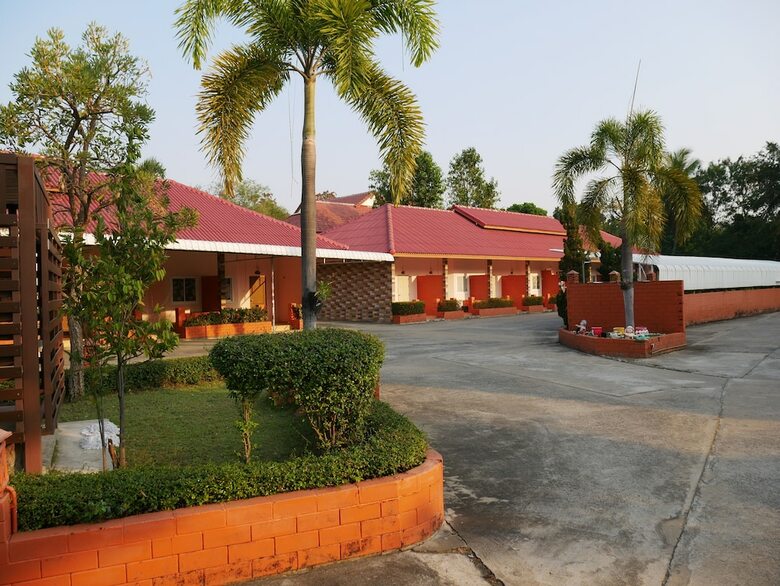 Hotel Ploy Resort