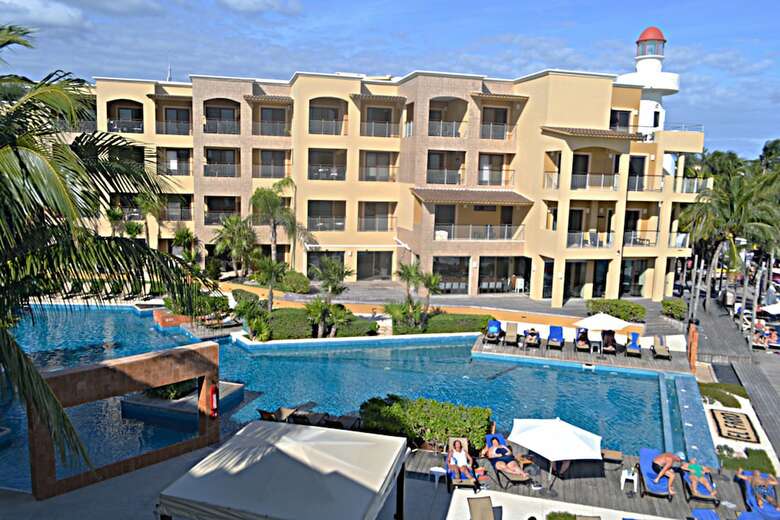 Apartamentos El Faro Beachfront Penthouse
