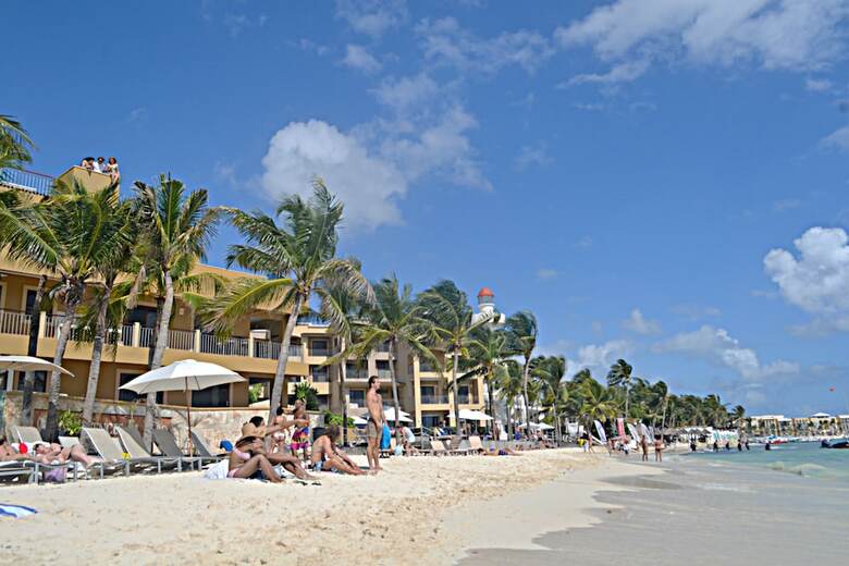 Apartamentos El Faro Beachfront Penthouse