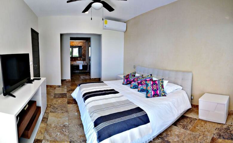 Apartamentos El Faro Beachfront Penthouse