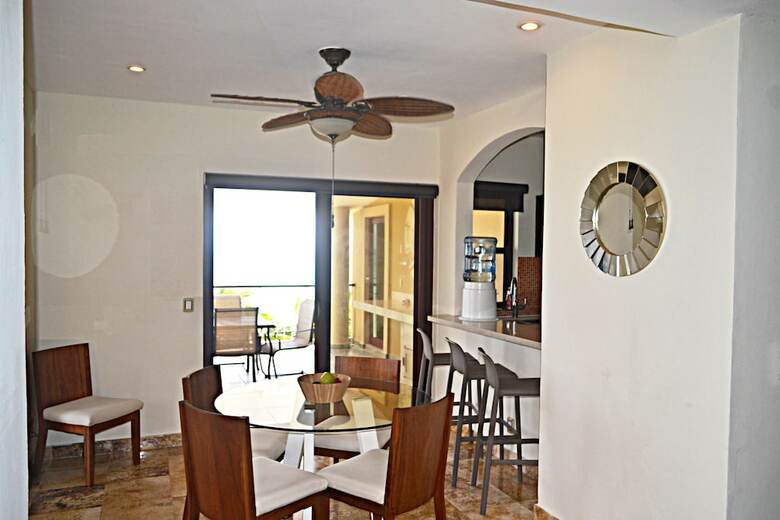 Apartamentos El Faro Beachfront Penthouse