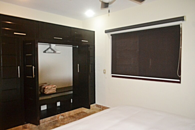 Apartamentos El Faro Beachfront Penthouse