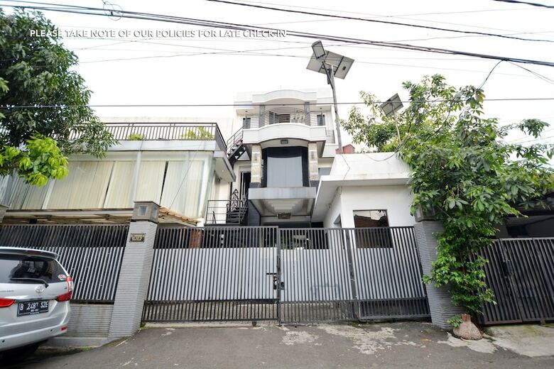 Hotel Zen Rooms Radio Dalam