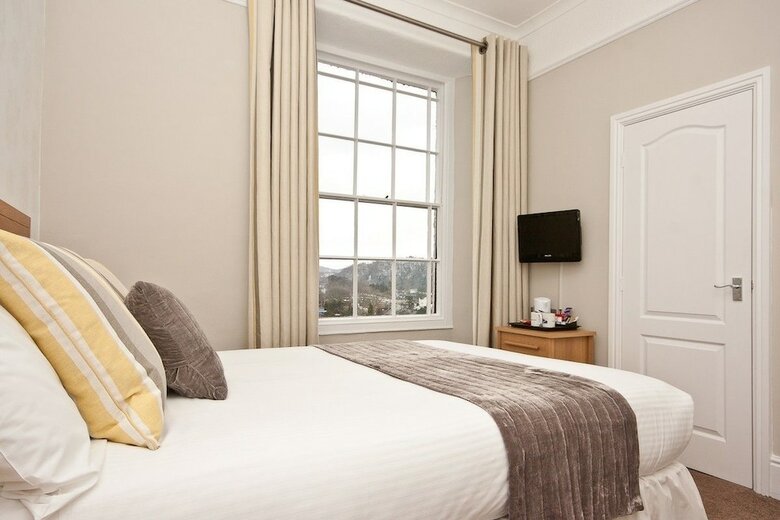 Bed & Breakfast Oakbank House
