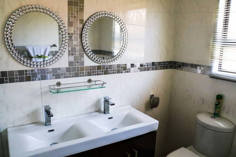 Hotel Estoby Executive Guesthouse