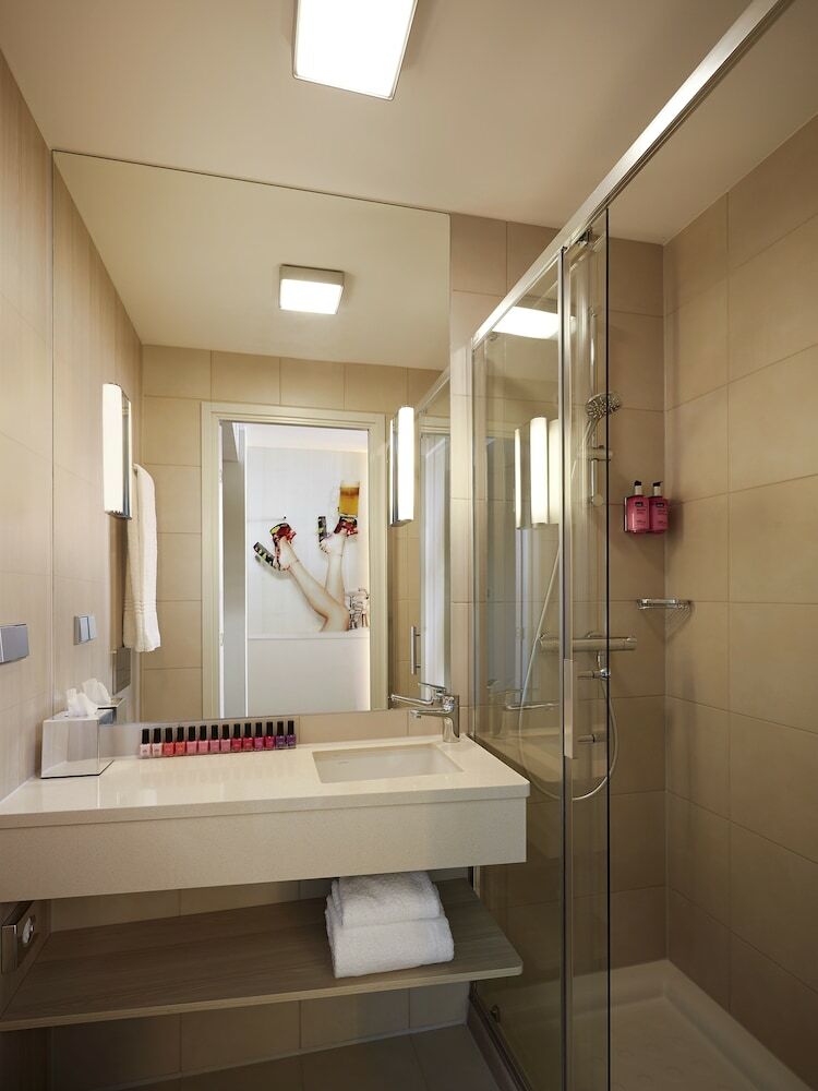 Posada Moxy Milan Linate Airport
