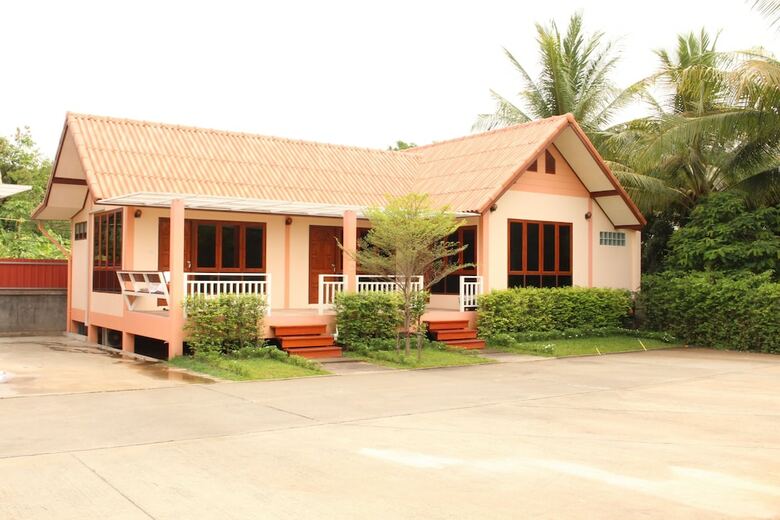 Hotel Baan Suan Siriwat