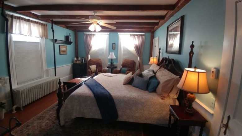 Bed & Breakfast 2 River Road Inn & Cottages