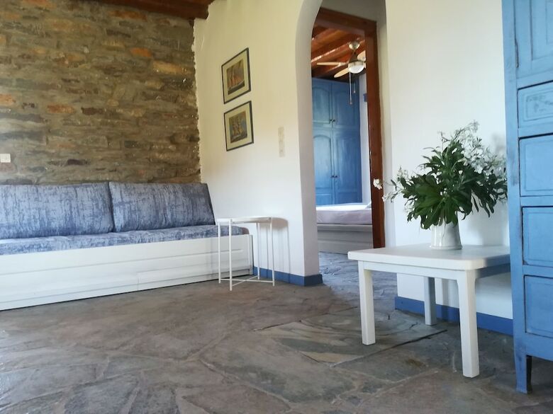 Hotel The Traditional Stone Villa