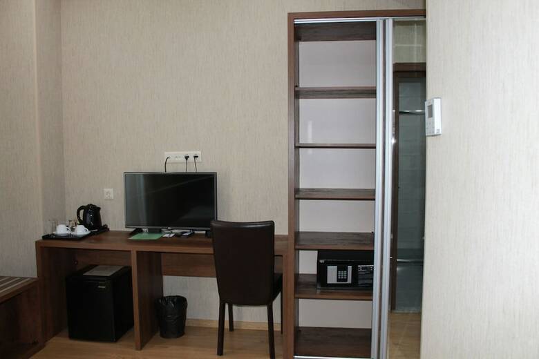 Hotel Metekhi Line