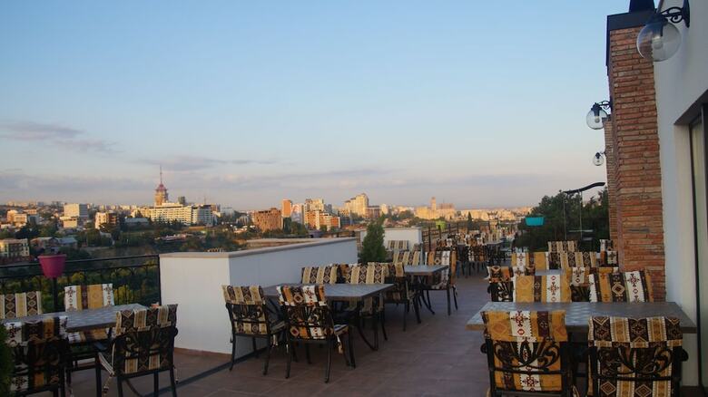 Hotel Metekhi Line