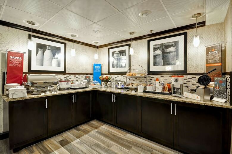Hotel Hampton Inn Kansas City-airport