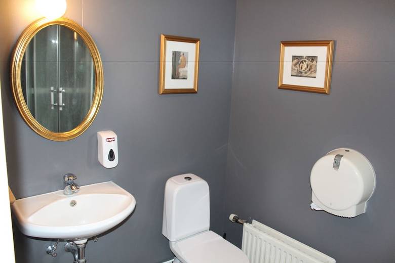 Hotel L�ns� Guesthouse