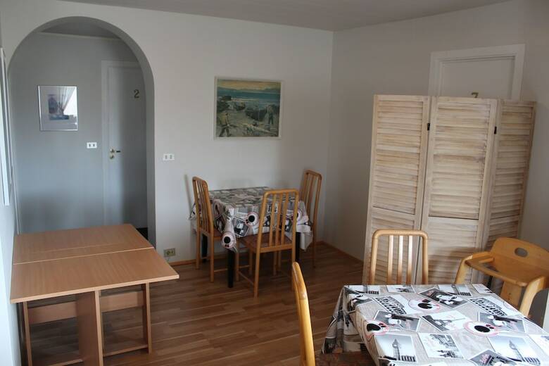 Hotel L�ns� Guesthouse