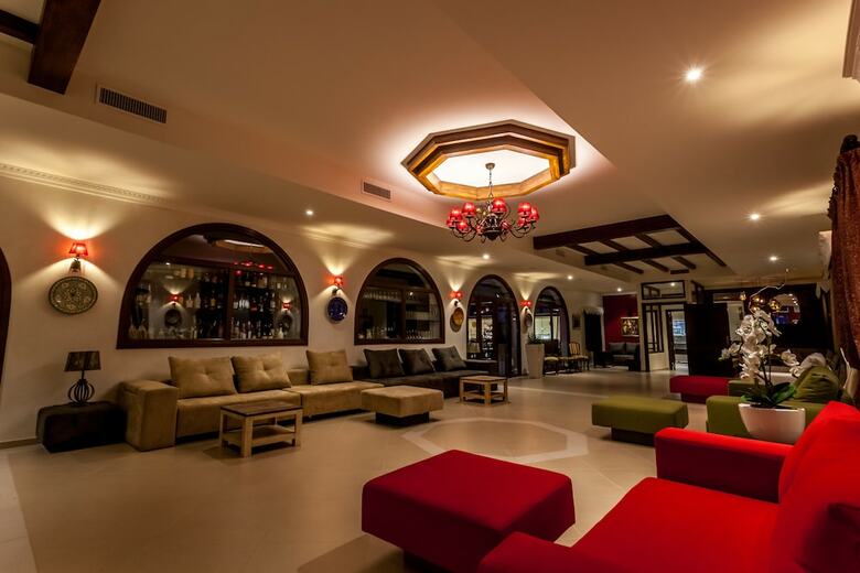 Paloma Blanca Boutique Hotel