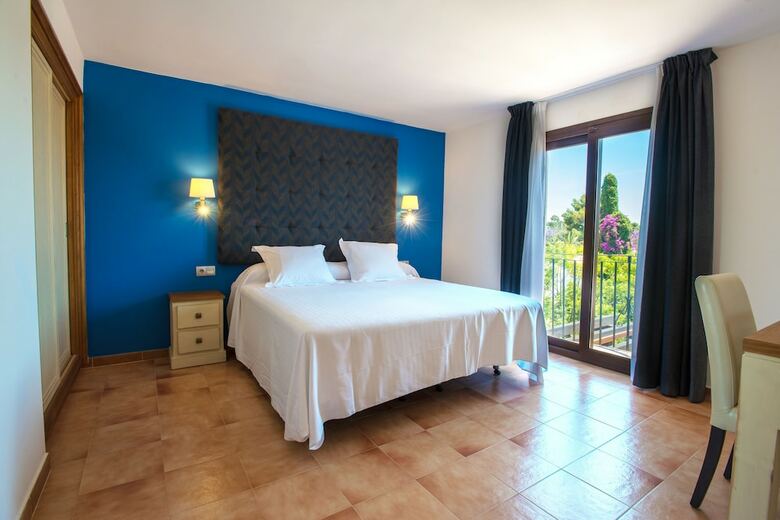 Paloma Blanca Boutique Hotel