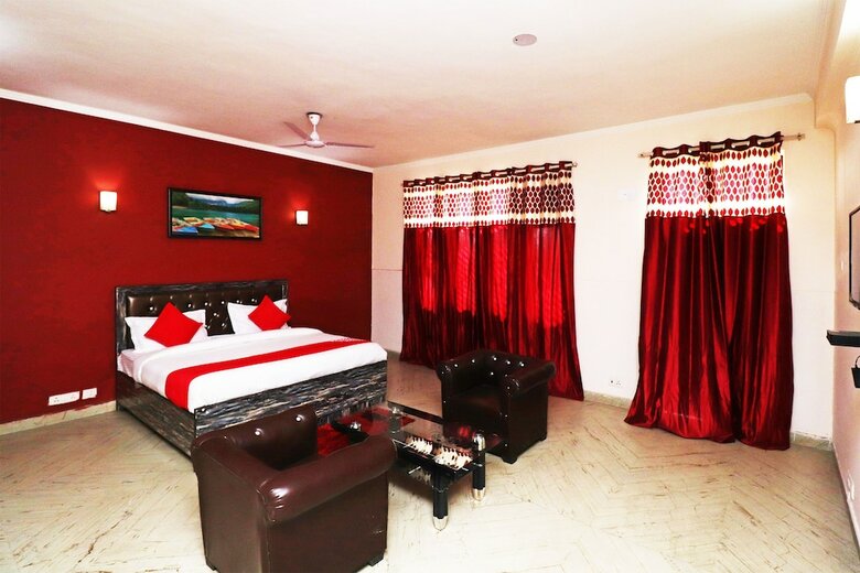 Hotel Oyo 8438 Dsr Residency