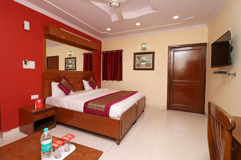 Hotel Oyo 10661 Dsr Classic