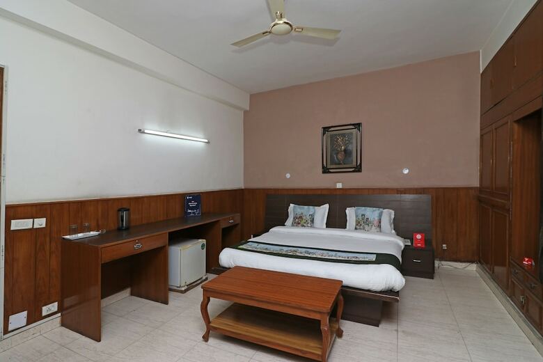 Hotel Oyo 10177 A Gulshan Continental