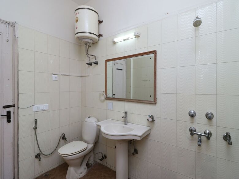 Hotel Oyo 10177 A Gulshan Continental