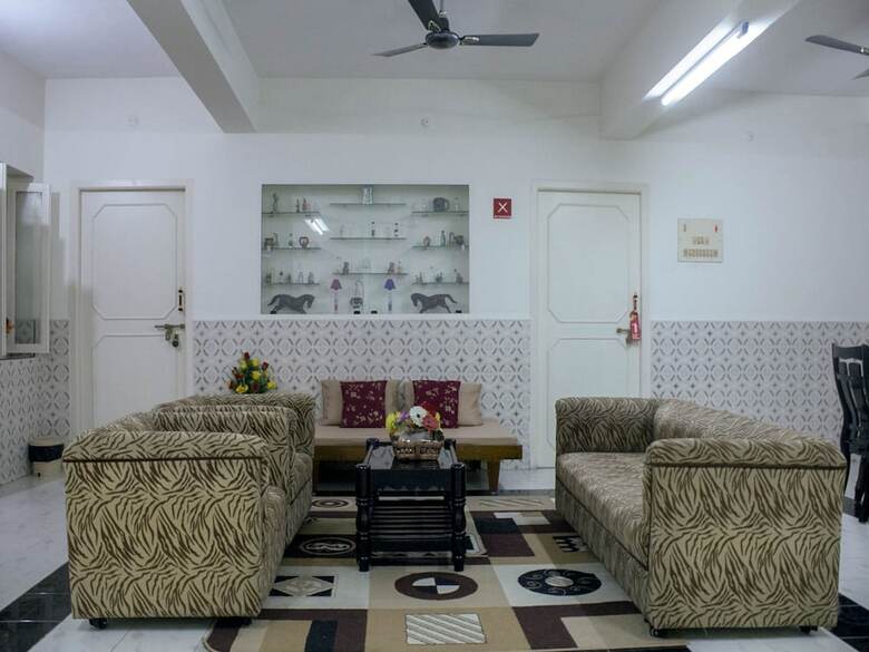 Hotel Oyo 4189 Rose Flower Service Apartment
