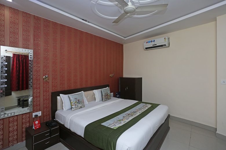 Hotel Oyo 9369 Raj Paradise