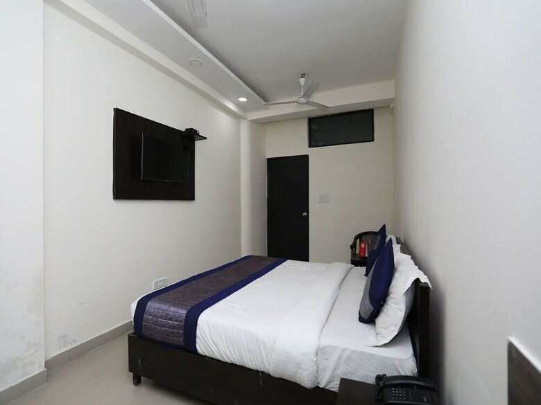 Oyo 11605 Hotel Aravali Inn