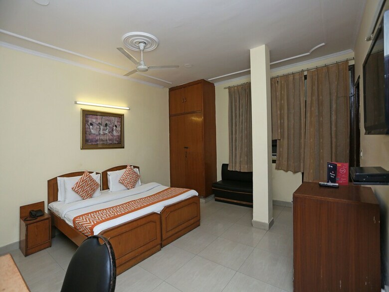 Oyo 542 Hotel Kalkaji Residency