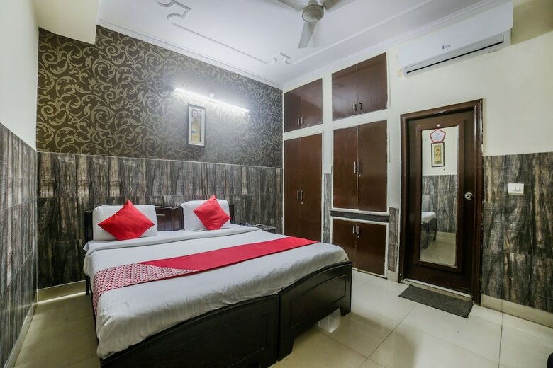 Hotel Oyo 10758 Crossroads Inn