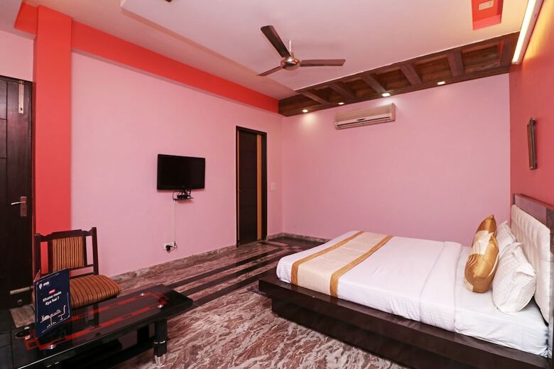 Hotel Oyo 10665 Sector 20